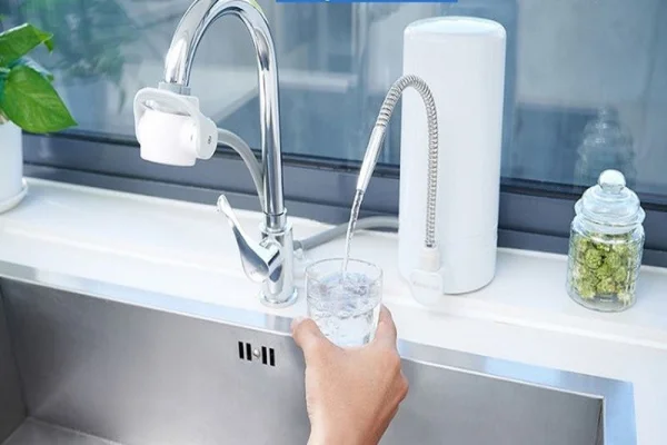 Những lợi ích và hạn chế của máy lọc nước không dùng điện